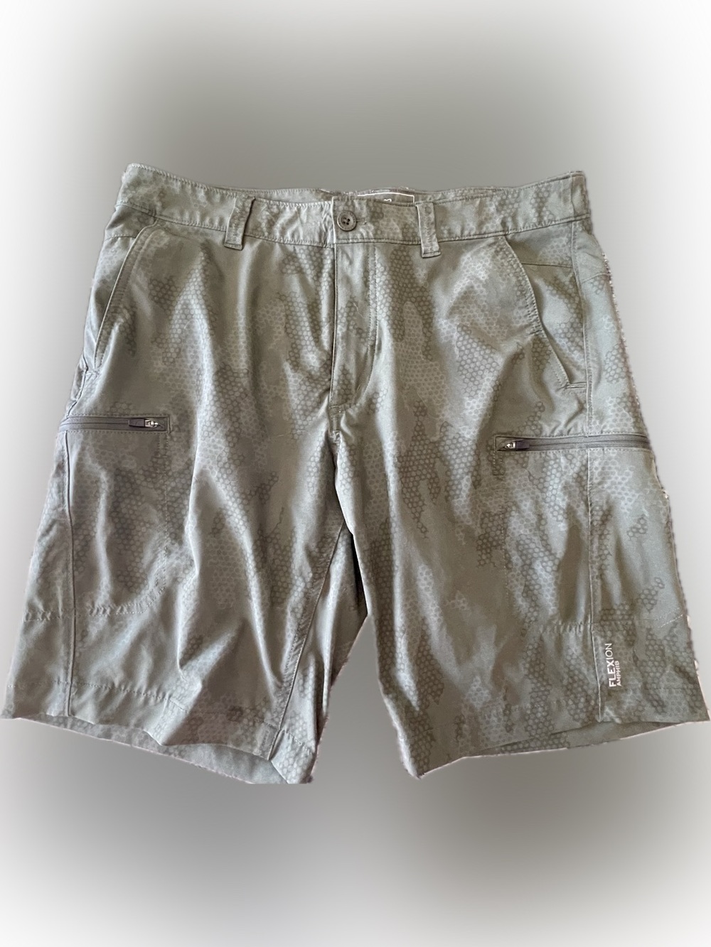 Eddie Bauer Men's Olive Cargo Shorts with Subtle Hex Pattern